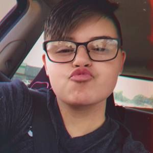 Meet your Posher, Kendra